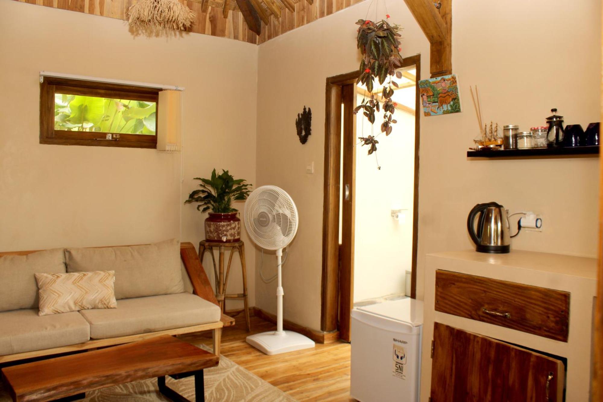 Santai House Apartment เตเตบาตู ภายนอก รูปภาพ